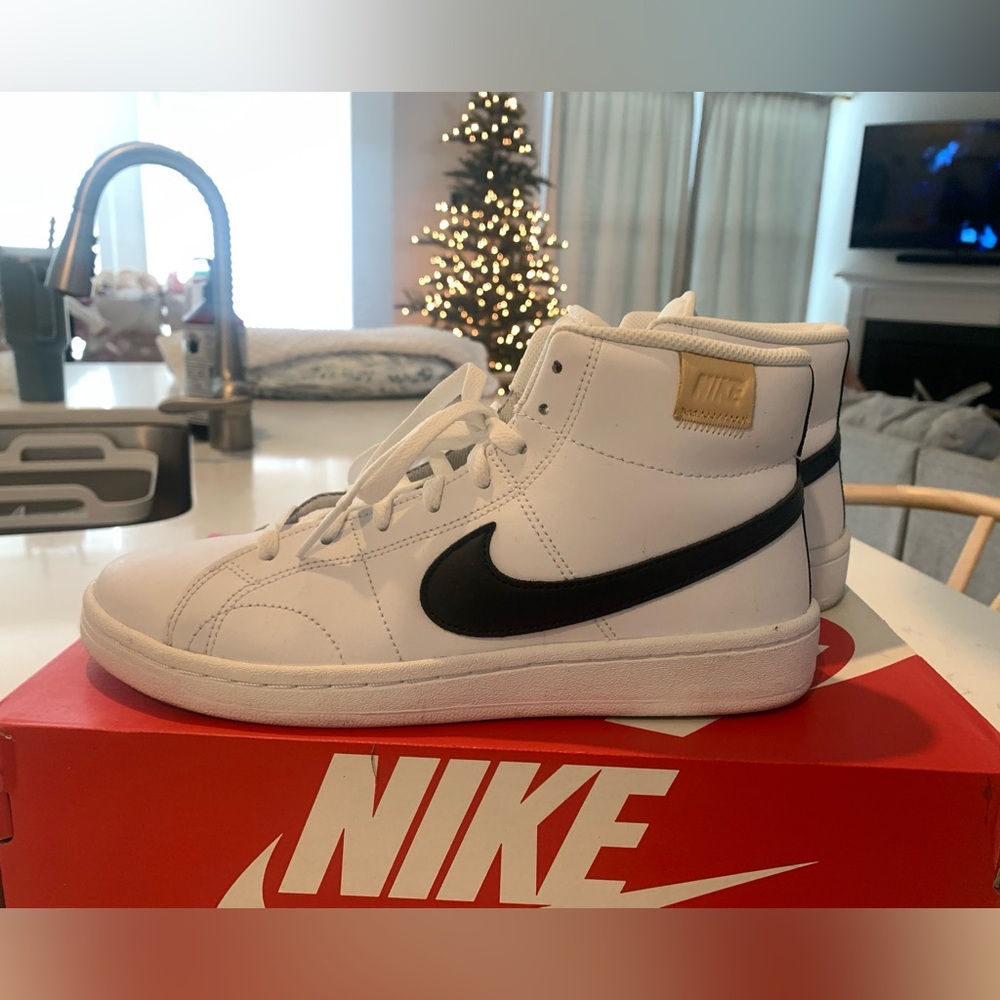 Nike court royale 2 mid